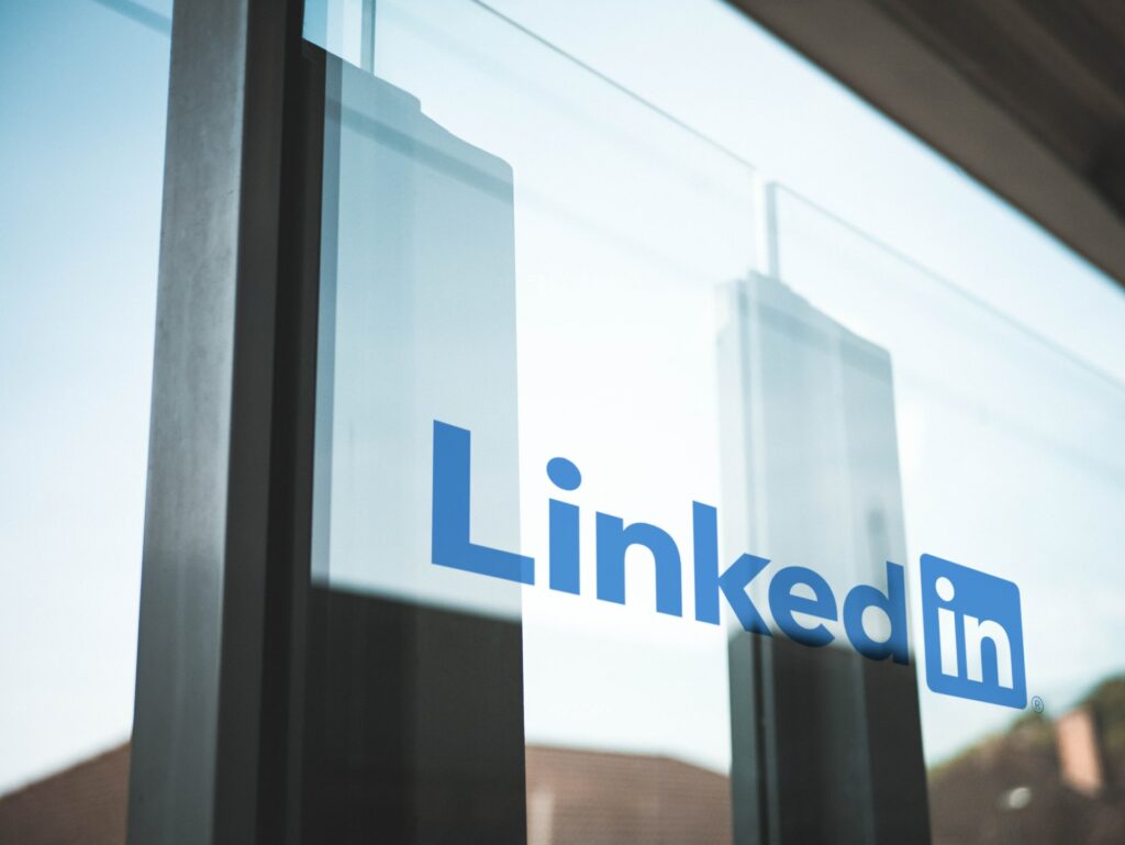 promote your business with LinkedIn